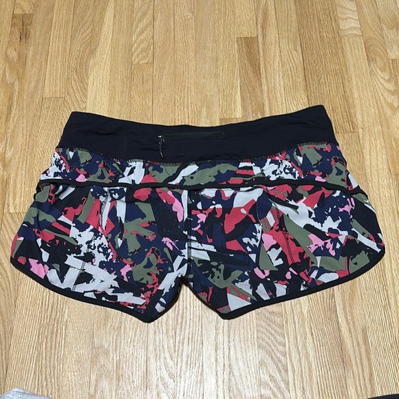 Lululemon Speed Short Pop Cut Boom Juice Multi / Black for Running - Picture 5 of 7